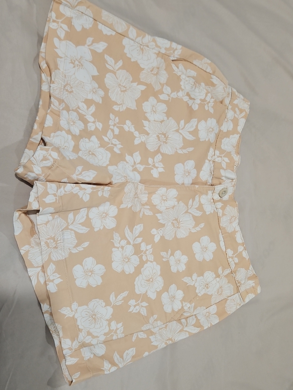 JACHS Girlfriend Peach Floral Print Shorts with White Flowers
